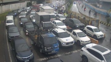 Chuva aumenta tempo de embarque na travessia Santos-Guarujá