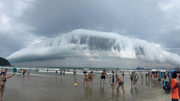 Fenômeno no céu surpreende banhistas em praias de Bertioga; saiba o que é 'nuvem rolo'