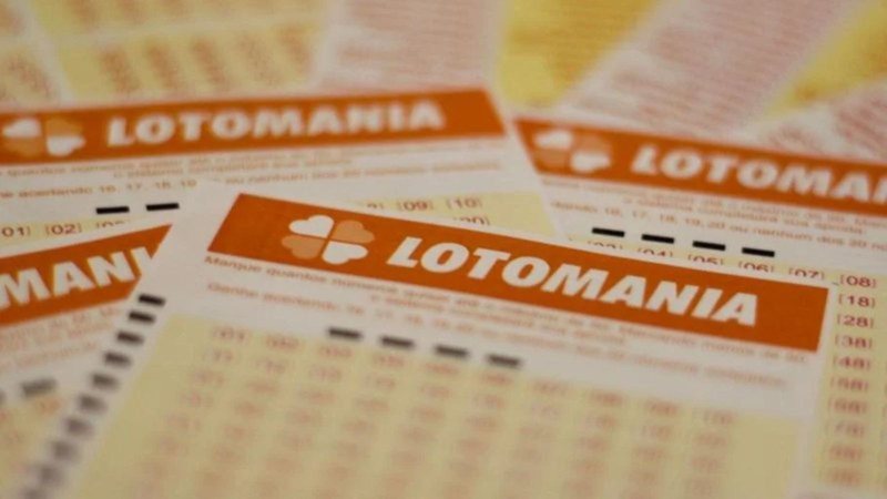A imagem mostra vários volantes da Lotomania, sorteio da Caixa Econômica Federal