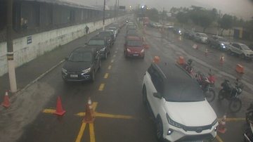 Mau tempo paralisa travessia entre São Sebastião e Ilhabela neste domingo (10)