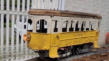 Morador de 84 anos cria 'bonde-bicicleta' e miniaturas de trem em Cubatão