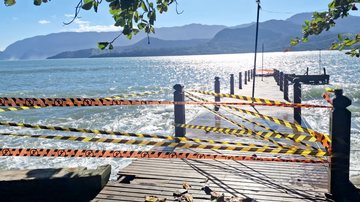 Píer de Ilhabela é interditado após danos por ressaca