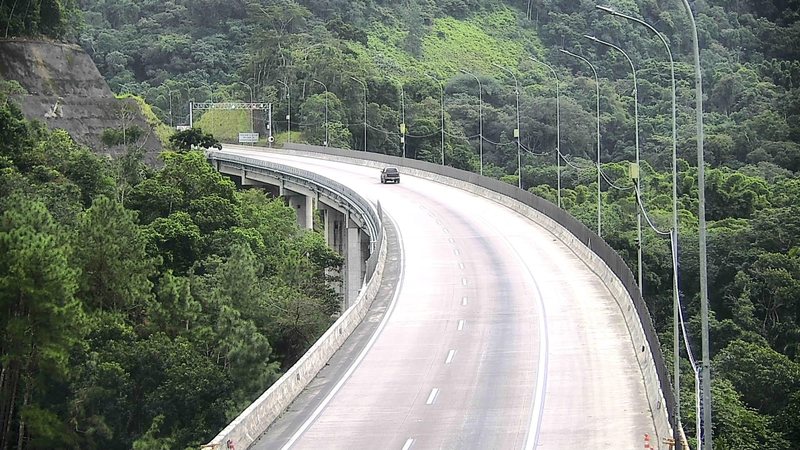 Pistas estão livres na rodovia dos Tamoios nesta tarde de quinta-feira (21)