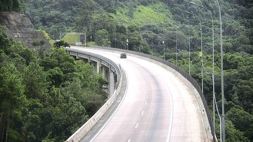 Pistas estão livres na rodovia dos Tamoios nesta tarde de quinta-feira (21)