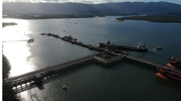 Porto de Santos bate recorde de movimentação de cargas em abril de 2026