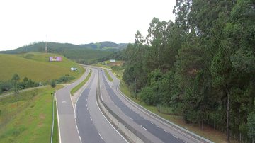 Rodovia dos Tamoios opera com trânsito livre neste sábado (9)