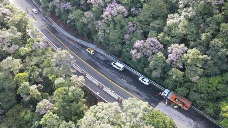 Rodovia Mogi-Bertioga tem trajeto seguro nesta tarde de quinta-feira (21)