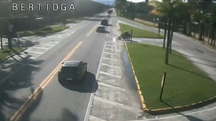 Trecho da rodovia Rio-Santos com trânsito intenso