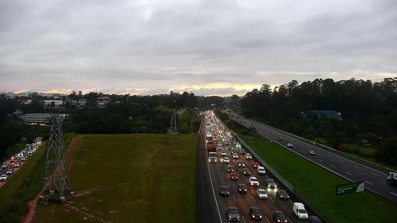 Sistema Anchieta-Imigrantes registra lentidão na manhã desta segunda (4)