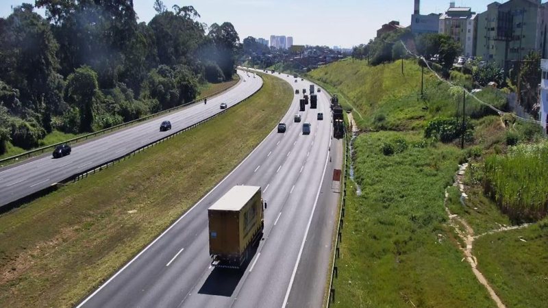 Sistema Anchieta-Imigrantes tem tráfego livre no início da tarde de terça (12)