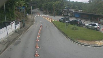 Travessia Bertioga-Guarujá mantém espera elevada neste domingo (24)