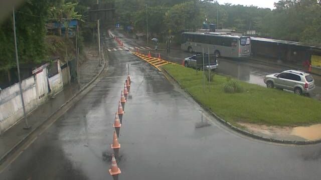 Travessia Bertioga-Guarujá segue com operação reduzida nesta tarde de sábado (23)
