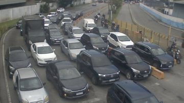 Travessia Santos-Guarujá apresenta espera de 20 minutos neste sábado (16)