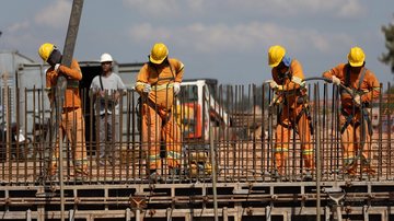 Estado de SP cria mais de 200 mil vagas com carteira assinada em quatro meses
