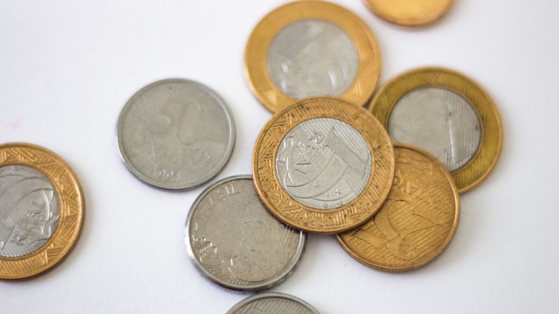 Assessora de investimentos ensina quatro passos para organizar o orçamento familiar