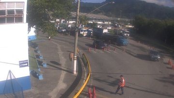 Balsa de Ilhabela tem tempo de espera padrão na manhã desta segunda-feira (22)
