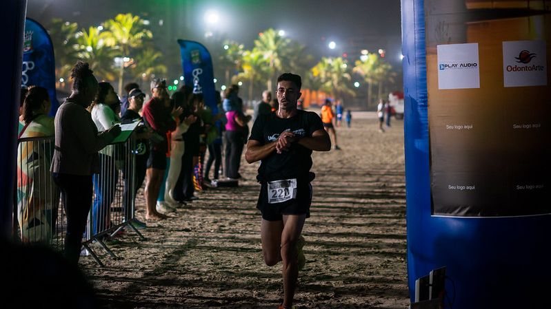 Bertioga tem etapa noturna do Circuito Buriquioca de Corrida
