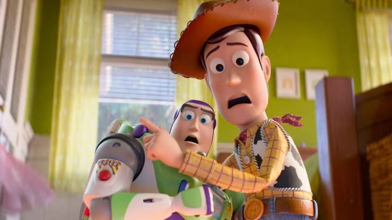 Calvos têm ingresso grátis para 'Toy Story 5' em cinema do litoral de SP