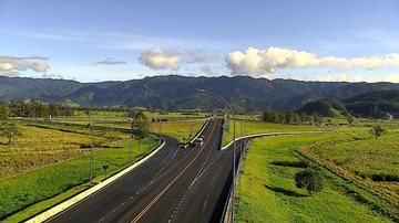 Condições climáticas facilitam tráfego na rodovia dos Tamoios nesta manhã de quarta (17)
