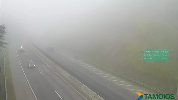 Motoristas devem se atentar à neblina na rodovia dos Tamoios nesta manhã de terça (9)