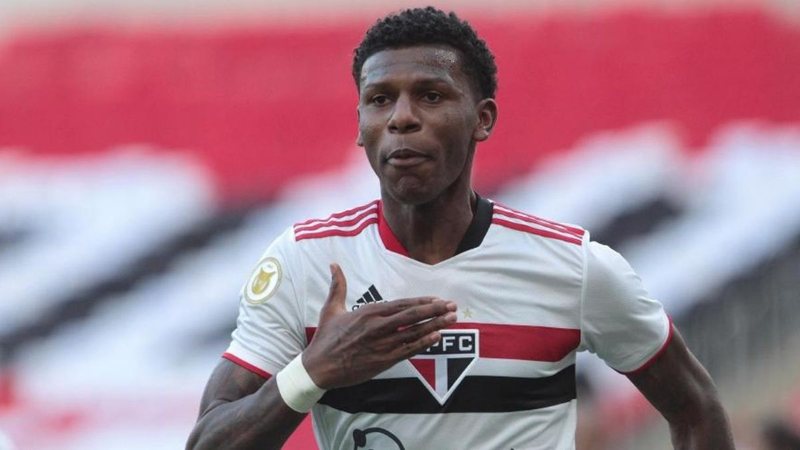 Zagueiro Robert Arboleda não deve ser mais reforço do Santos; entenda