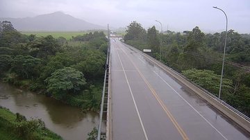 Rodovia dos Tamoios tem chuva nesta manhã de segunda (15)