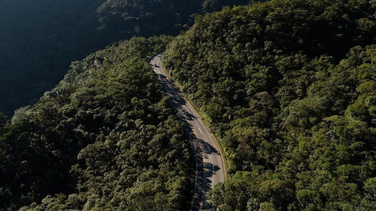 Mogi-Bertioga tem tráfego normal e tempo nublado nesta segunda-feira (26)