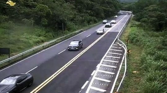 Rodovia Mogi-Bertioga tem tráfego moderado nesta manhã de sexta (19)