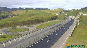 Sem lentidão na rodovia dos Tamoios neste fim de tarde de quinta (4)