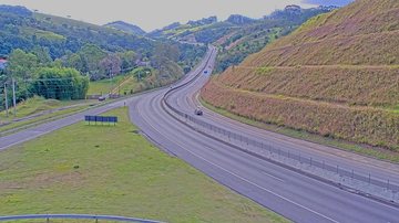 Tráfego está livre na rodovia dos Tamoios neste fim de tarde de terça (2)