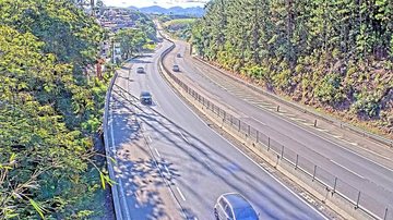 Trânsito livre na rodovia dos Tamoios neste fim de tarde de sexta (5)