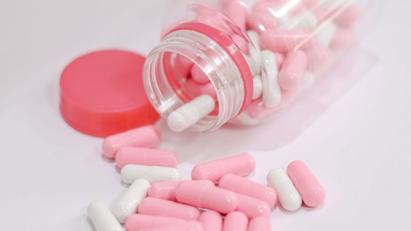 Uso de suplementos sem orientação médica traz riscos graves para os rins