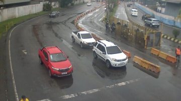 Fila de espera na travessia de balsa Santos-Guarujá