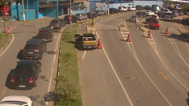 Após fila de 90 minutos travessia de Ilhabela apresenta tempo normal neste domingo (19)