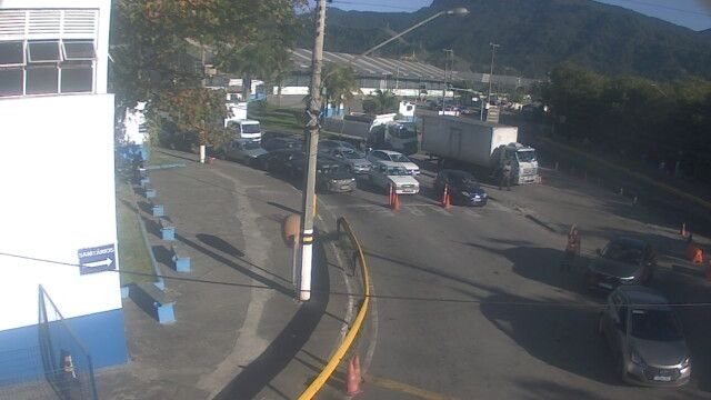 Balsa de Ilhabela opera com cinco embarcações nesta manhã de segunda (20)