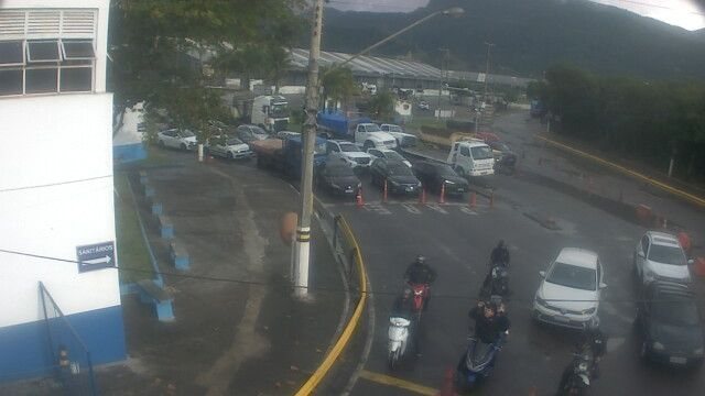 Balsa de Ilhabela opera com quatro embarcações nesta manhã de segunda (13)