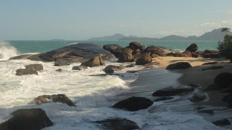 Descubra três praias incríveis para incluir no roteiro em Ubatuba