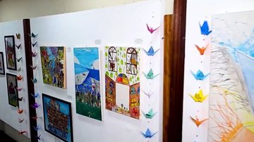 Exposição gratuita em Santos reúne obras de jovem talento da Apae