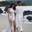 Gabriel Medina casa com Isabella Arantes em praia do litoral de SP