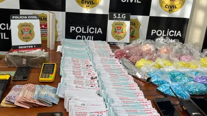 Foto de materiais apreendidos