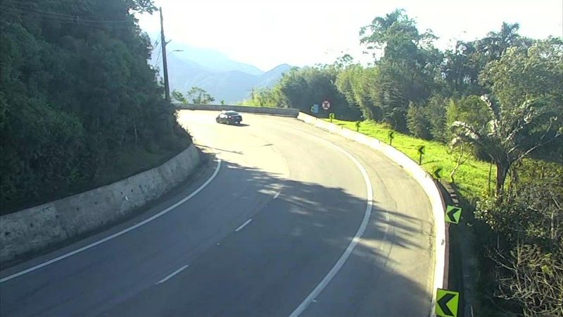 Rodovia dos Tamoios tem trânsito sem lentidão nesta manhã de quarta (1º)
