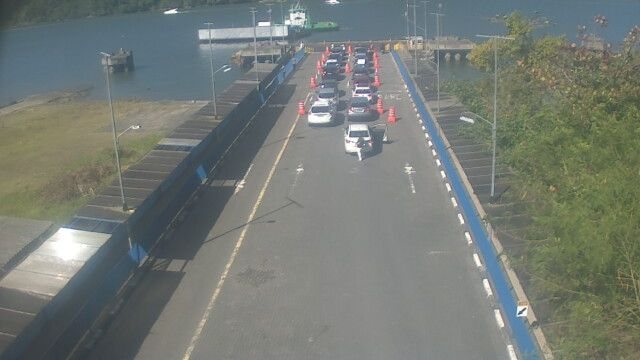 Travessia Bertioga-Guarujá mantém espera de 20 minutos neste sábado (18)