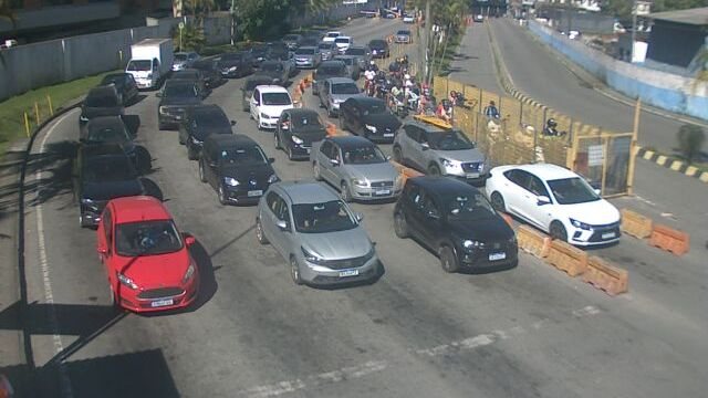 Travessia Santos-Guarujá mantém espera de 15 minutos na tarde deste domingo (19)