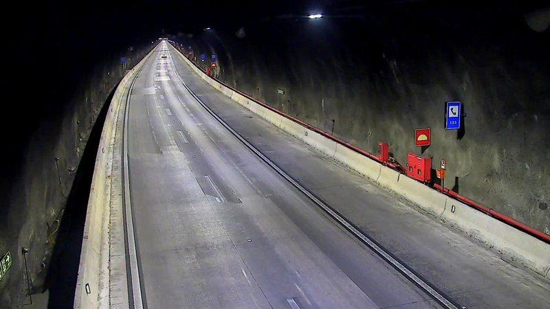 Túneis da rodovia dos Tamoios fecham para manutenção noturna