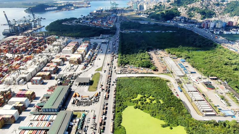 Vista aérea de trecho do Porto de Santos