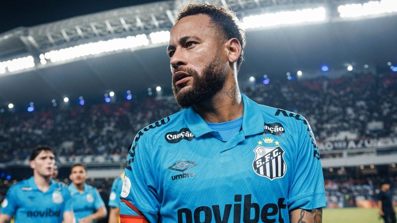 Atacante Neymar Jr. em partida contra o Remo pela Copa do Brasil