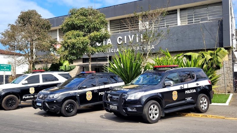 Faixada da delegacia de Ubatuba onde o caso é investigado