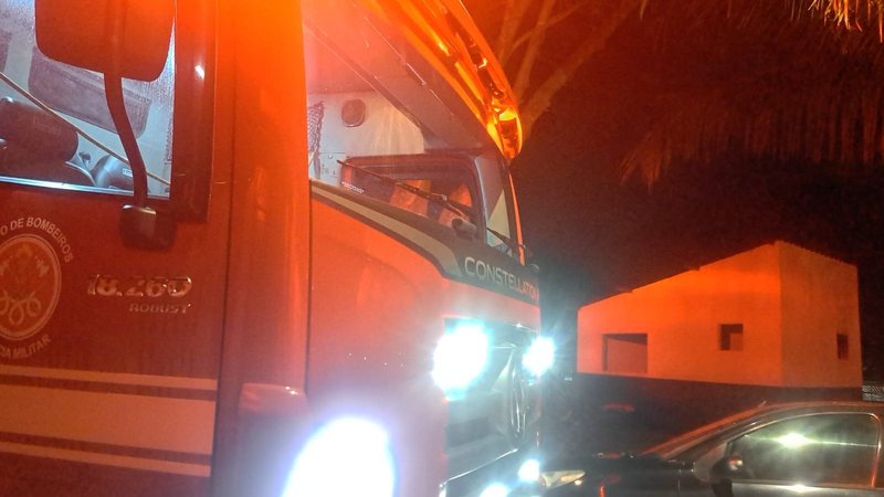 Imagem mostra viatura da Estação de Bombeiros de Caraguatatuba