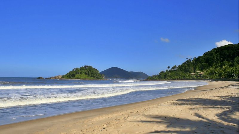 orla da praia de São Pedro em Guarujá, em SP