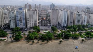 Orla da Praia do Embaré, em Santos